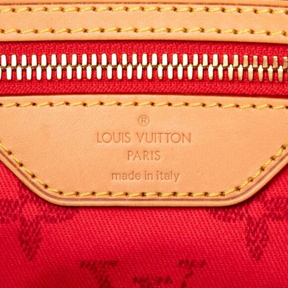 LOUIS VUITTON Authentic Brown Leather Shoulder Bag